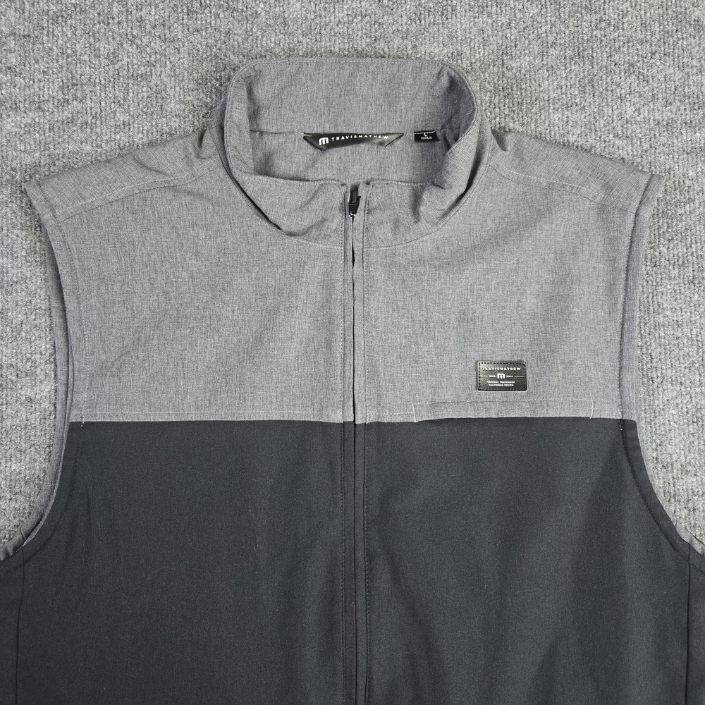 Travis Mathew Mens L Full Zip Gray Black Golf Vest Outerwear Stretch Travel - Picture 3 of 12